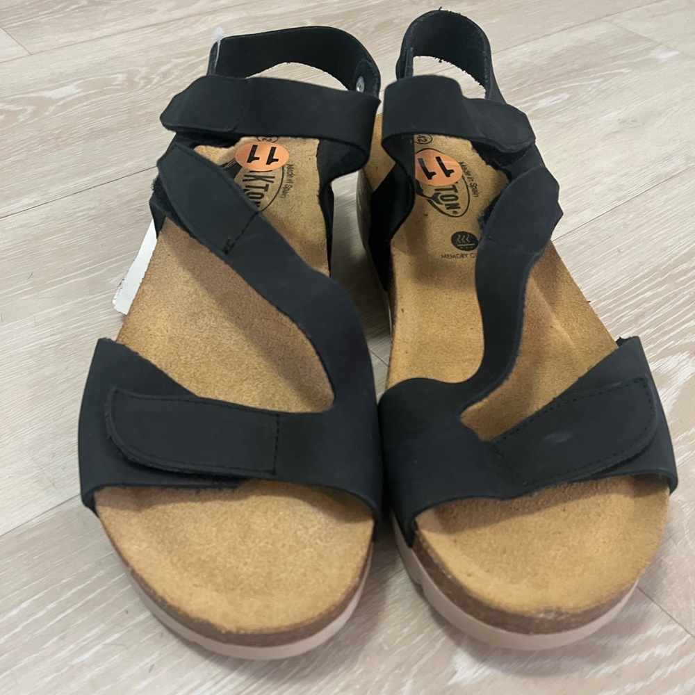 Stylish Black Leather Women's Sandals